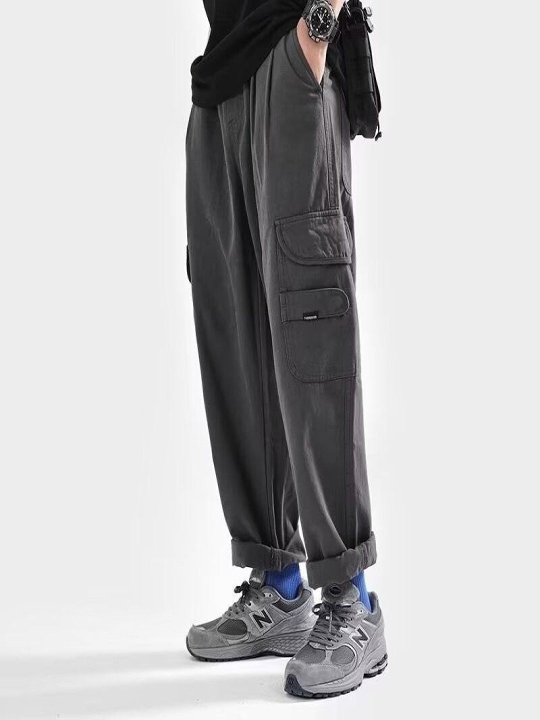 

StyleCast Men Cotton Loose Fit Cargo Trousers, Charcoal