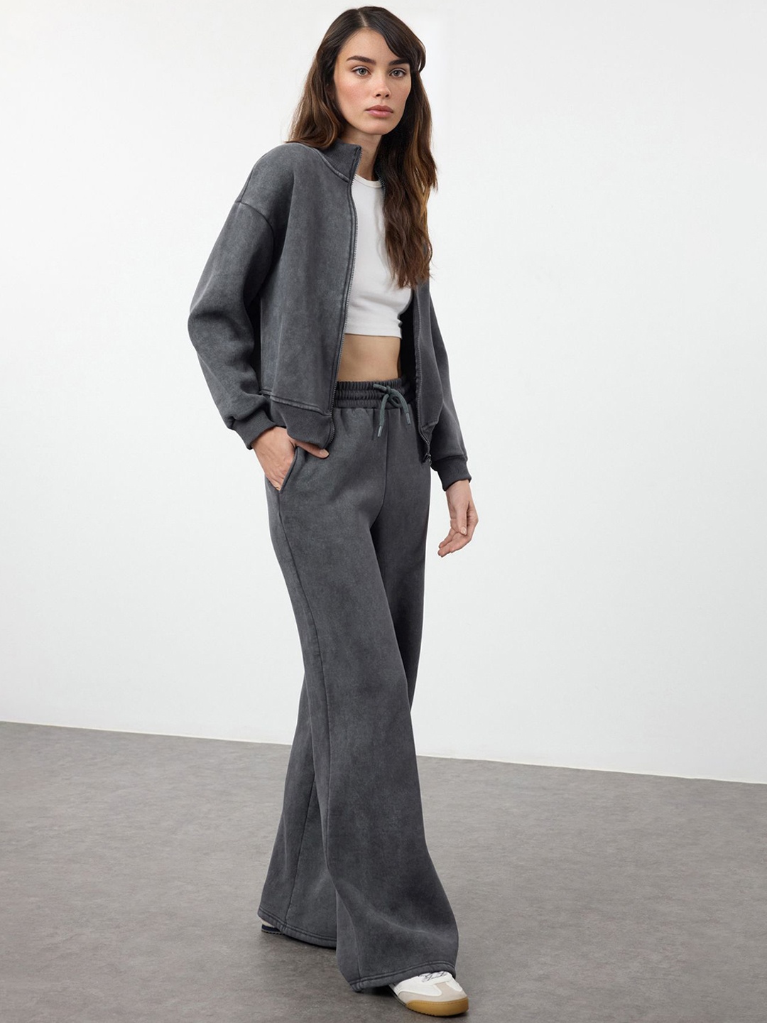 

Trendyol Women Mid-Rise Tracksuits, Grey