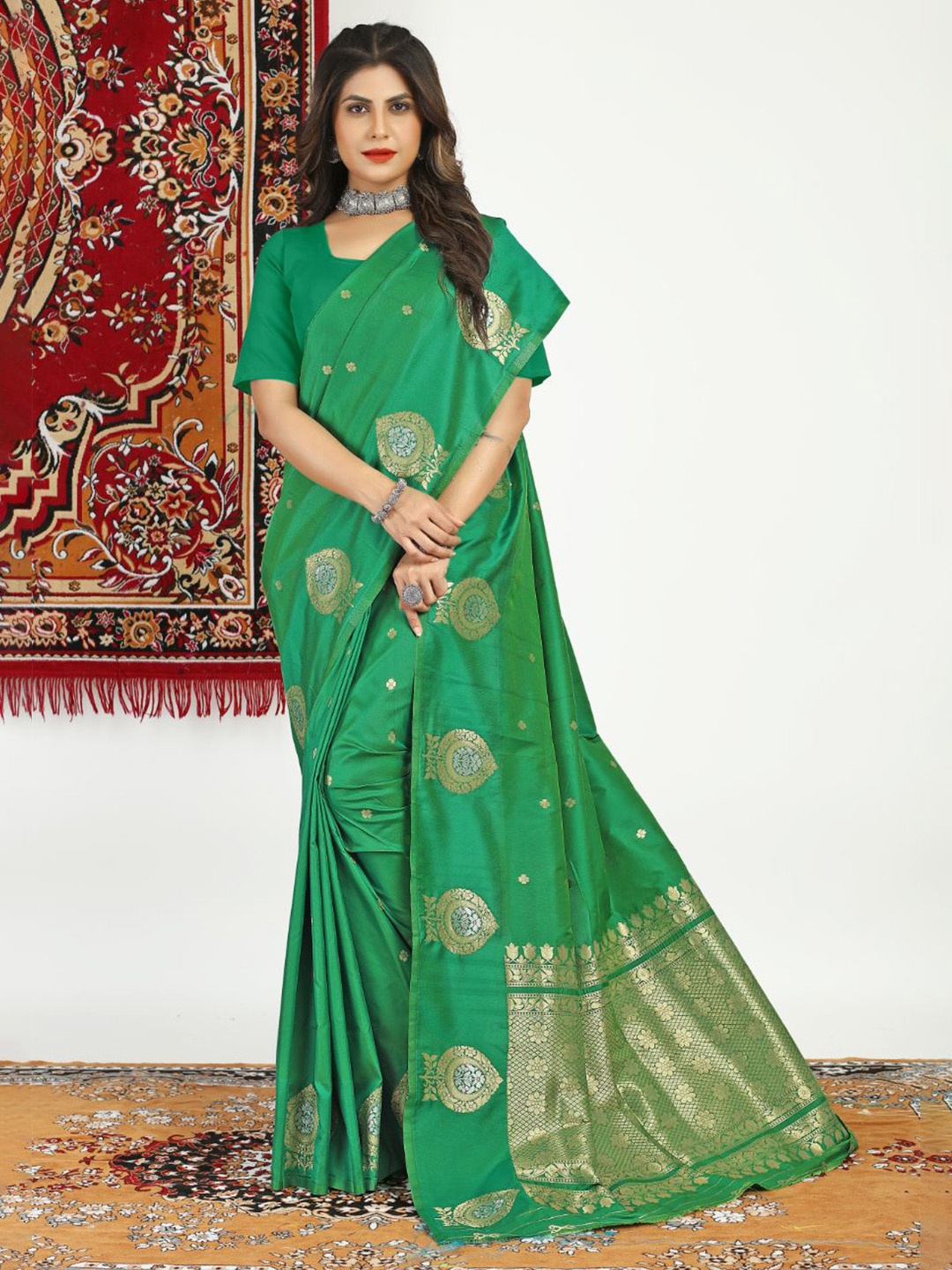 

amirat Woven Design Zari Pure Silk Banarasi Saree, Green