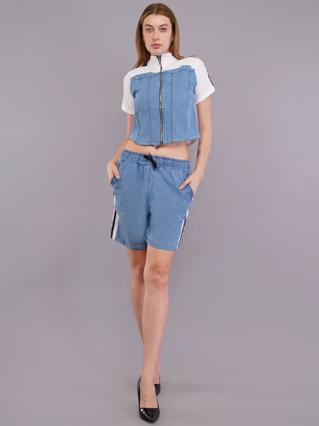 

HIGH BUY Colourblocked High Neck Denim Top With Shorts, Blue