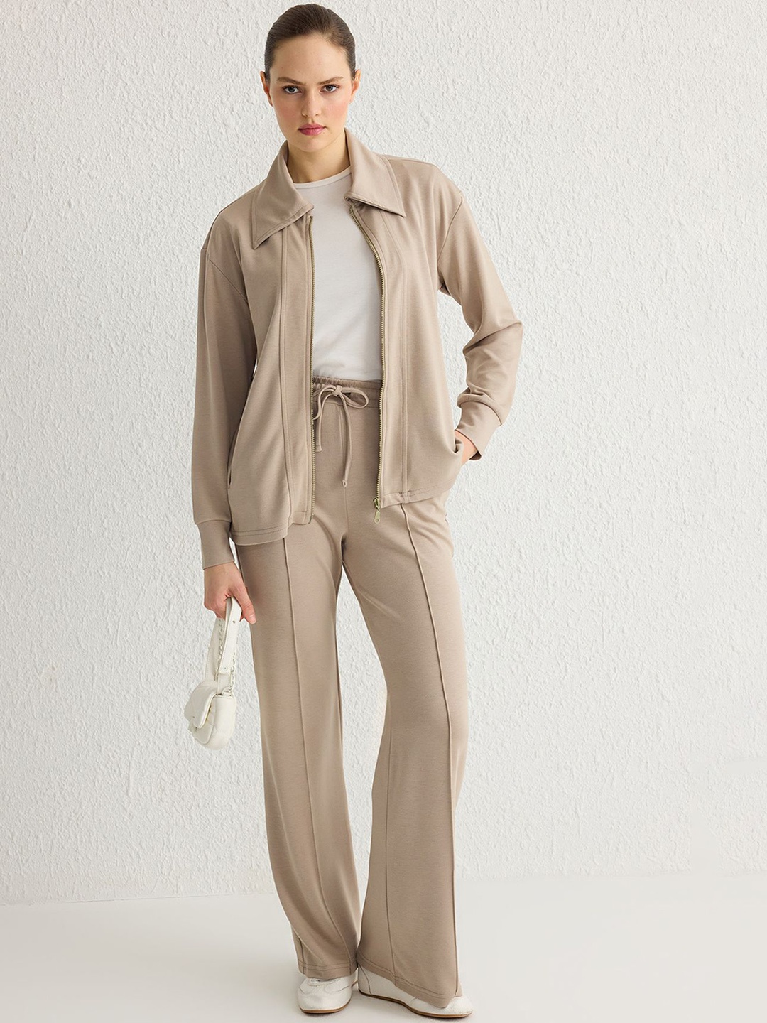 

Trendyol Women Mid-Rise Tracksuits, Beige