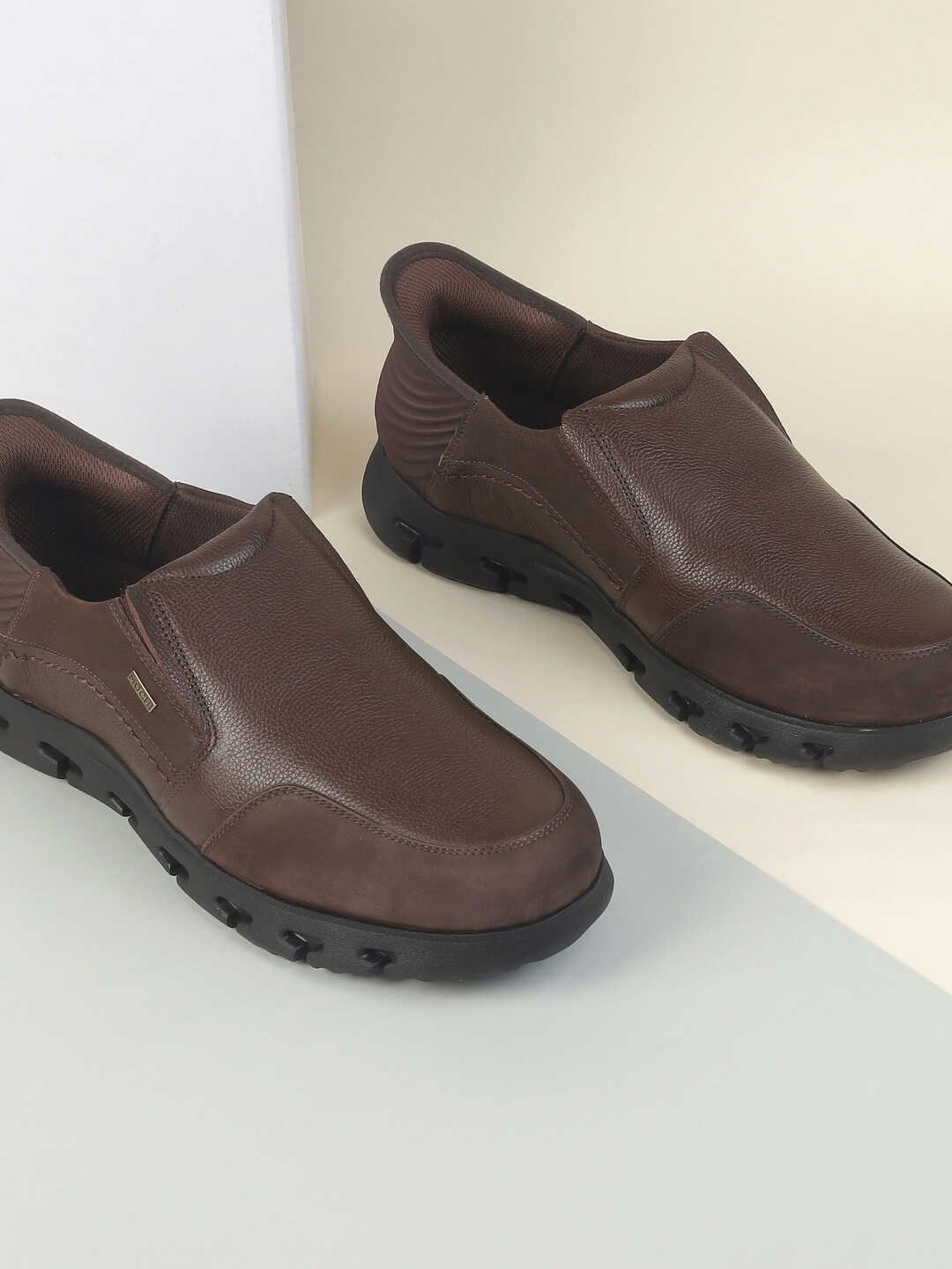 

Mochi Men Leather Textured Slip-On Sneaker, Brown