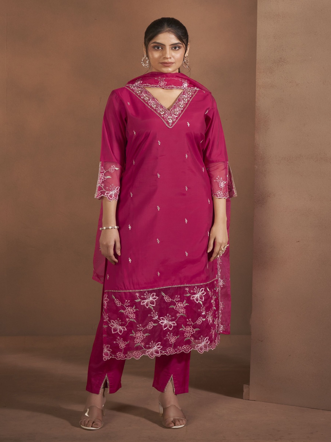 

Anouk Fuchsia Floral Embroidered V-Neck Straight Kurta With Trousers & Dupatta