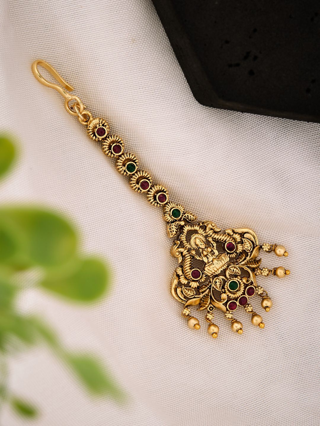 

ATIBELLE Gold-Plated Stones and Beaded Studded Maang Tikka Head Jewellery