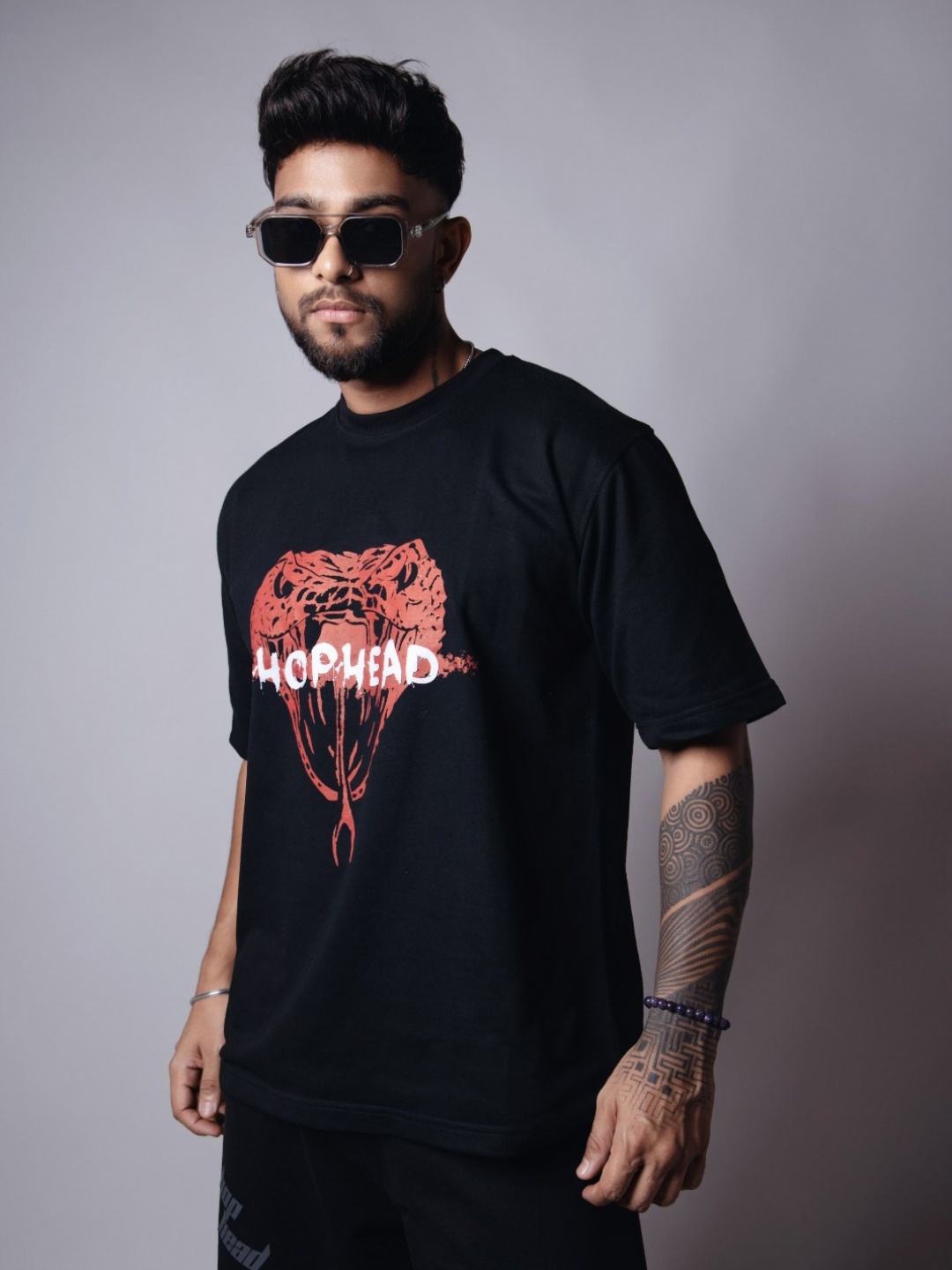 

HOP HEAD Men Graphic Printed Round Neck Cotton Oversized T-shirt, Black