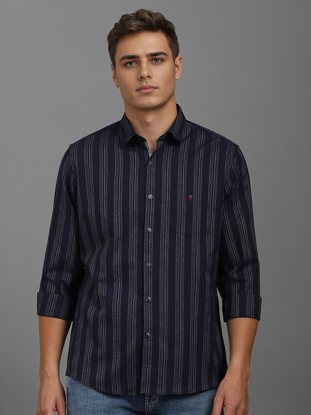 

Louis Philippe Sport Men Vertical Striped Pure Cotton Casual Shirt, Navy blue