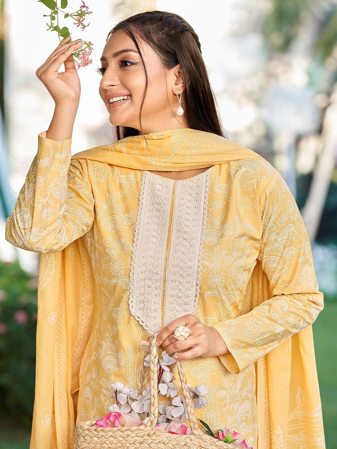 

DRAVINAM Trends Floral Embroidered Pure Cotton Unstitched Dress Material, Yellow