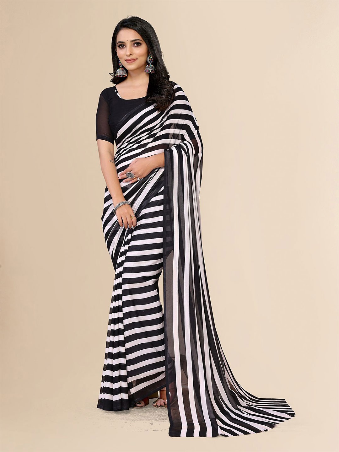 

Moda Rapido Striped Printed Saree, Black