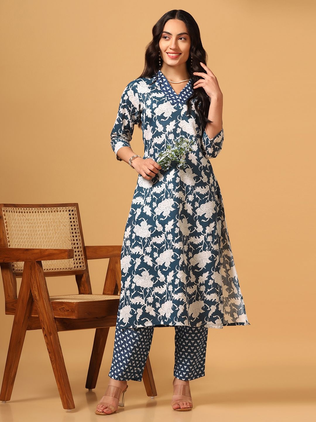 

Moda Rapido Floral Printed V-Neck Straight Kurta With Trouser, Blue