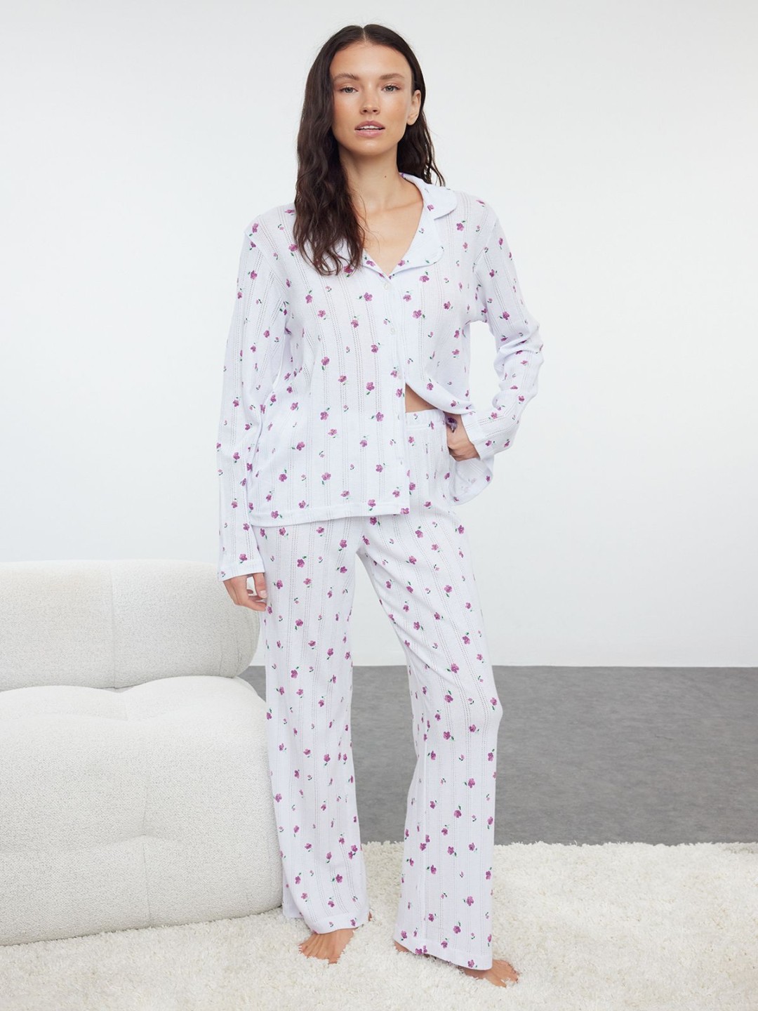 

Trendyol Women Pure Cotton Floral Printed Night suit, White