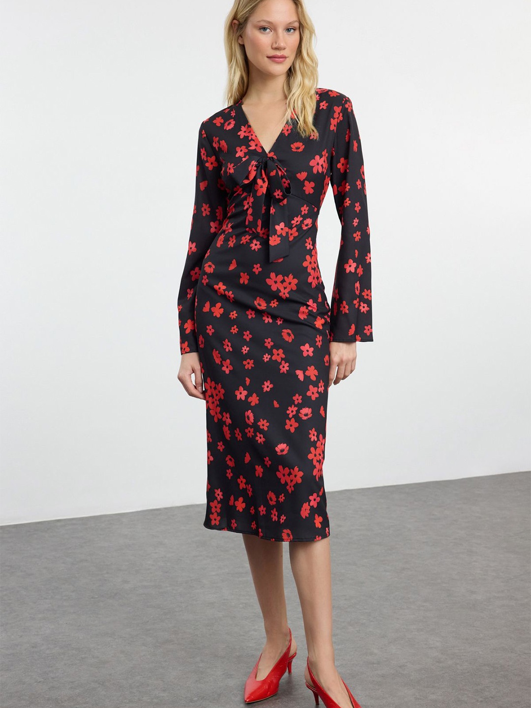 

Trendyol Floral Printed Sheath Dress, Black