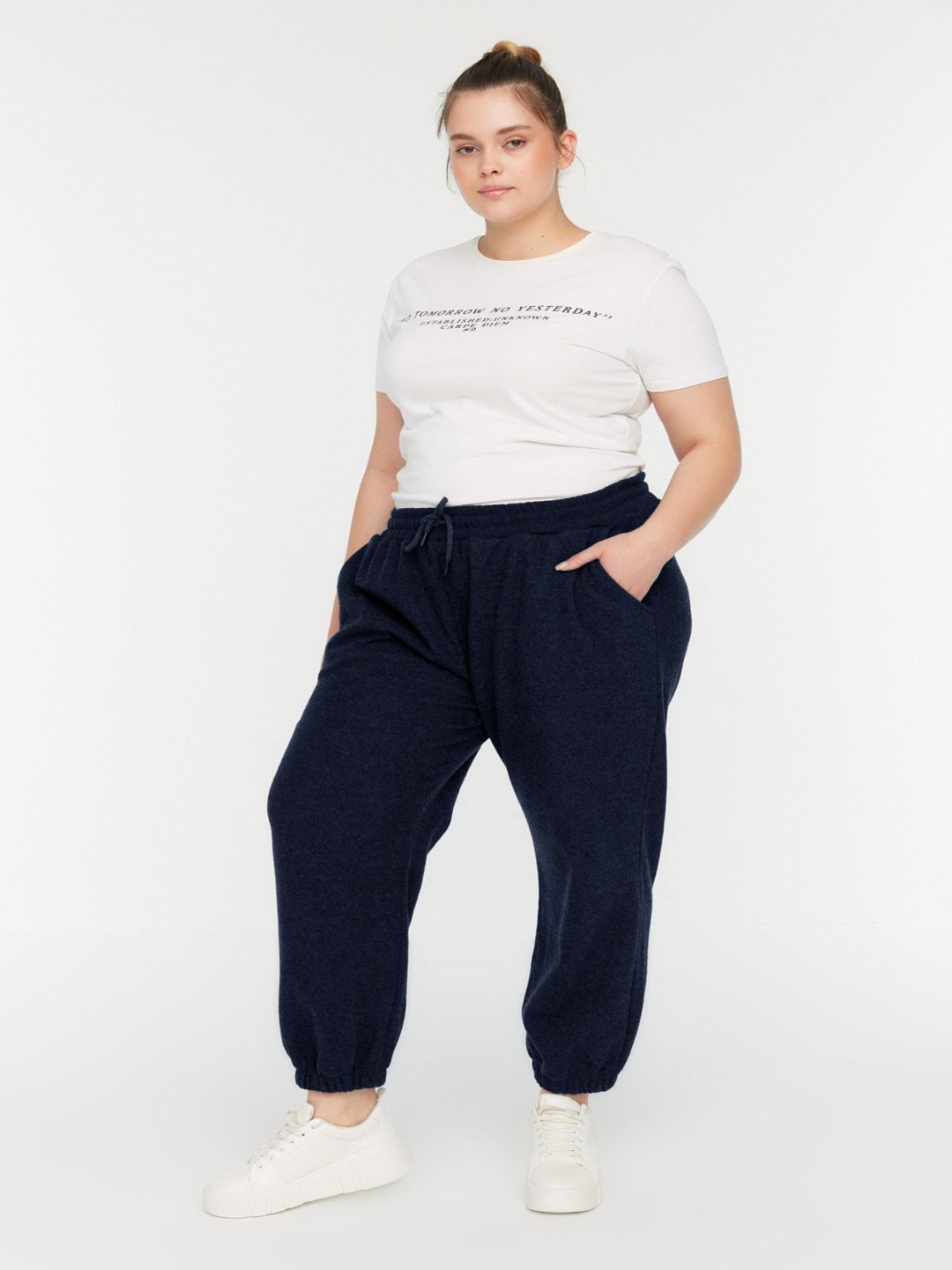

Trendyol Women Track Pants, Navy blue