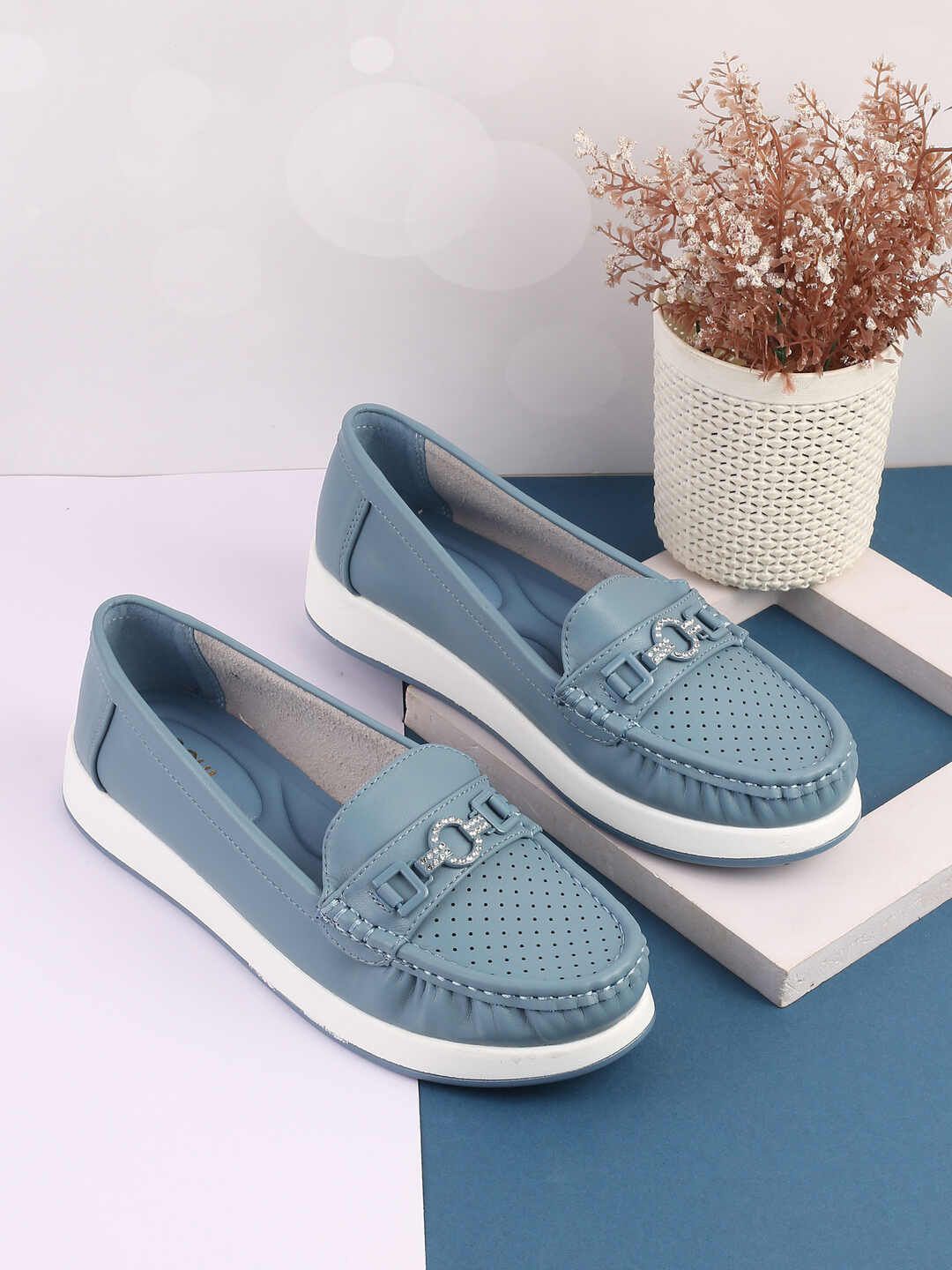 

Mochi Women Woven Design Slip-On Sneakers, Blue
