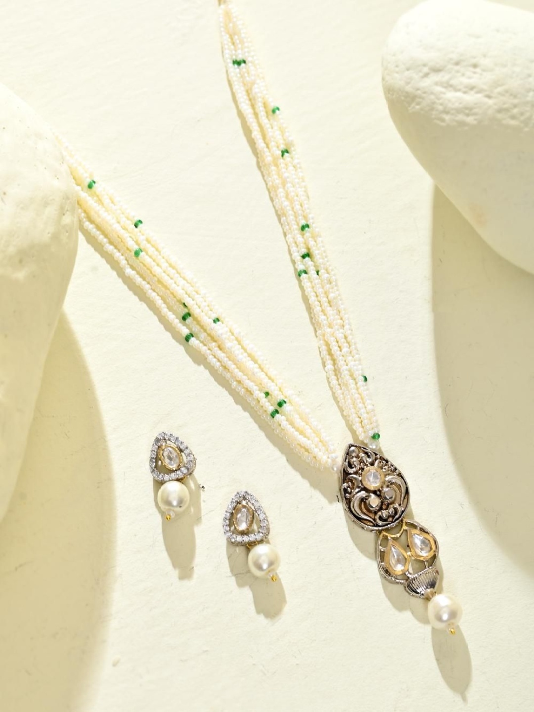 

STYYO Gold-Plated Artificial Stones Studded And Pearls Beaded Jewellery Set, White