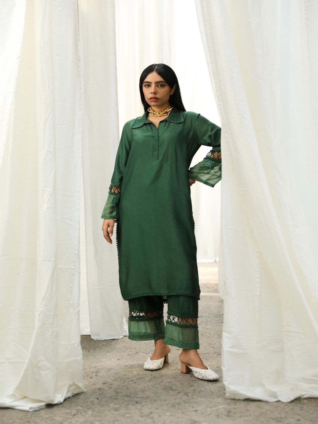 

4427 clothing Women Regular Kurta with Trousers, Green
