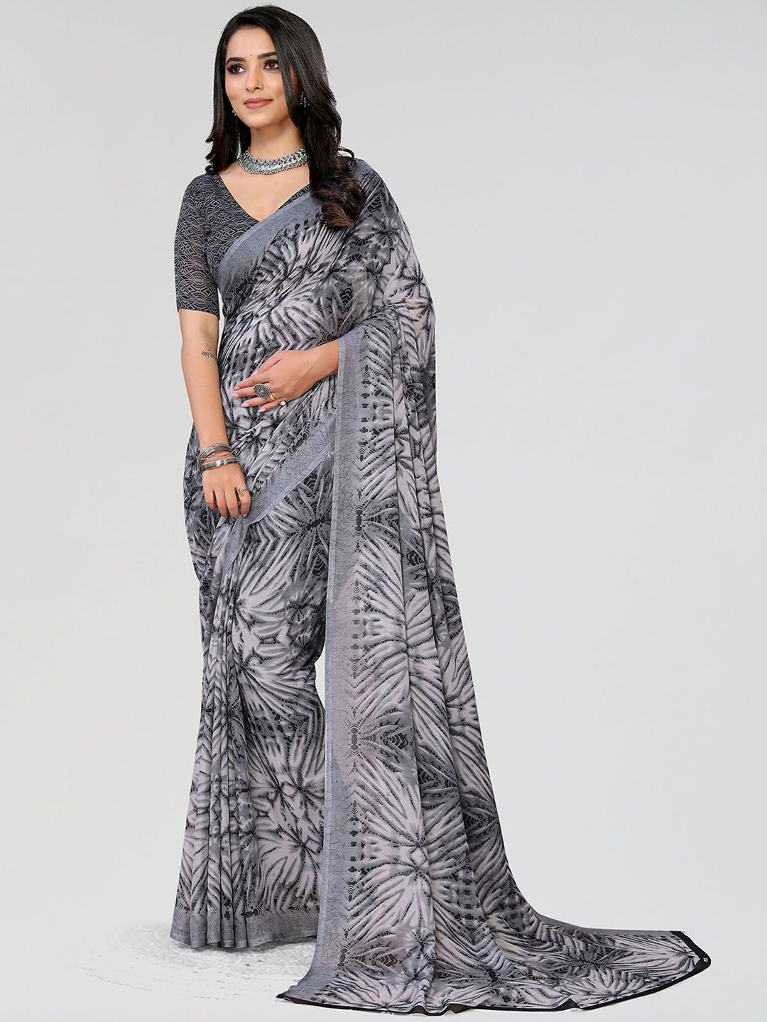 

Moda Rapido Floral Printed Saree, Grey