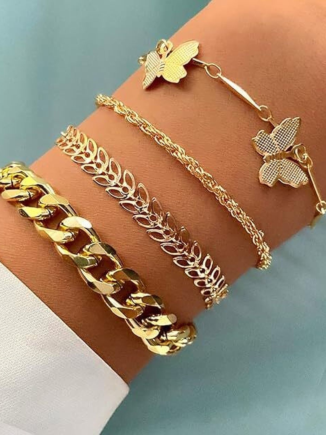 

Celestique Women 4 Link Bracelet, Gold