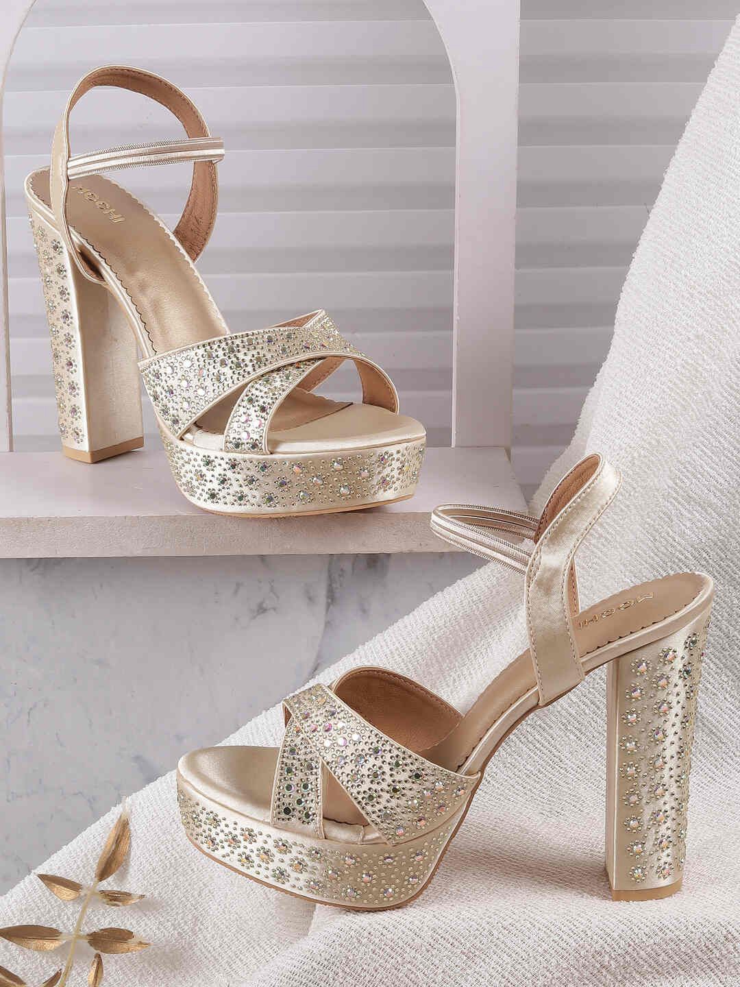 

Mochi Embellished Block Peep Toes, Gold