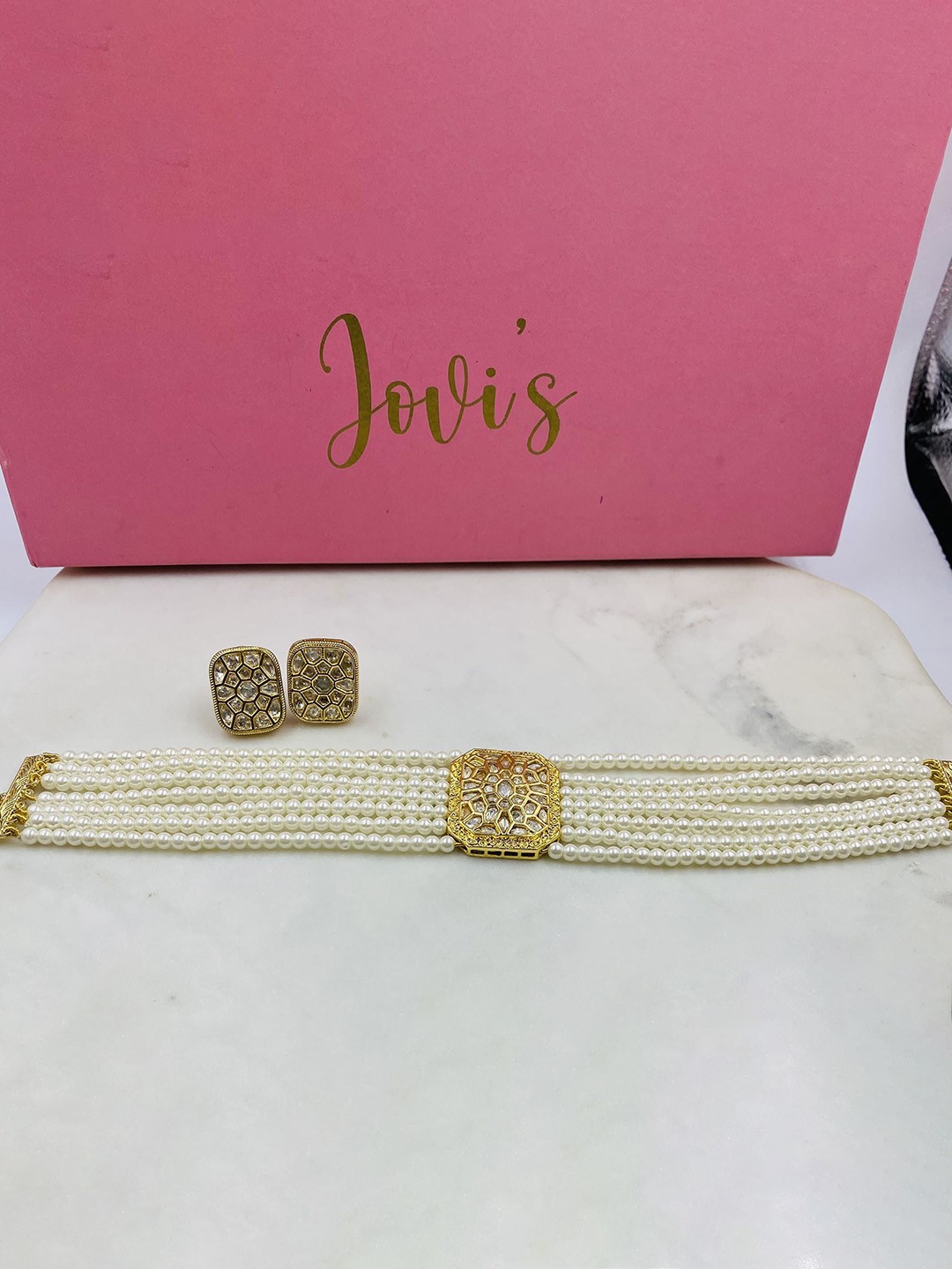 

JOVI'S JEWELS Gold-Plated Kundan Studded & Pearls Beaded Choker Jewellery Set