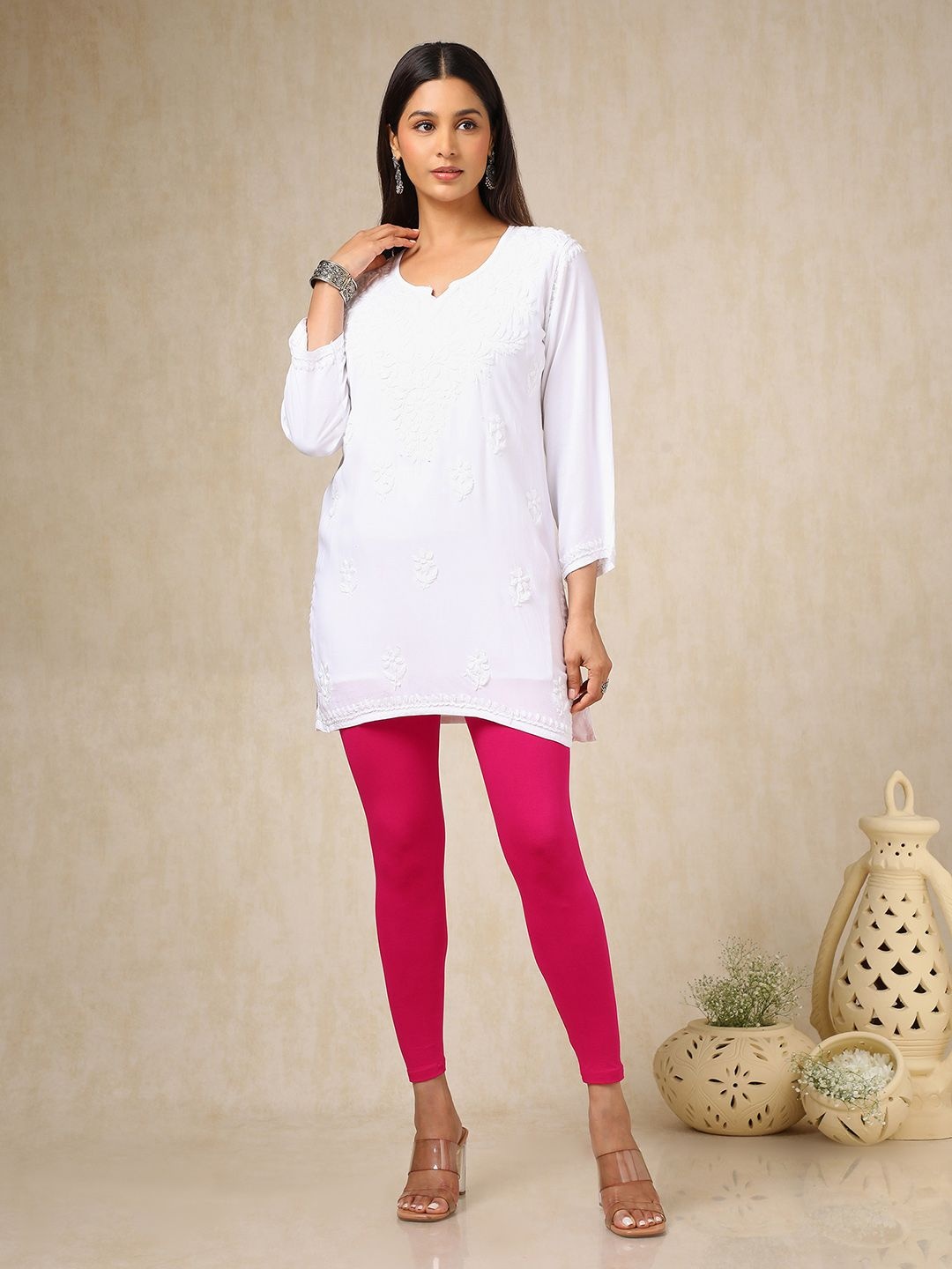 

Soch Women Solid Ankle-Length Leggings, Fuchsia