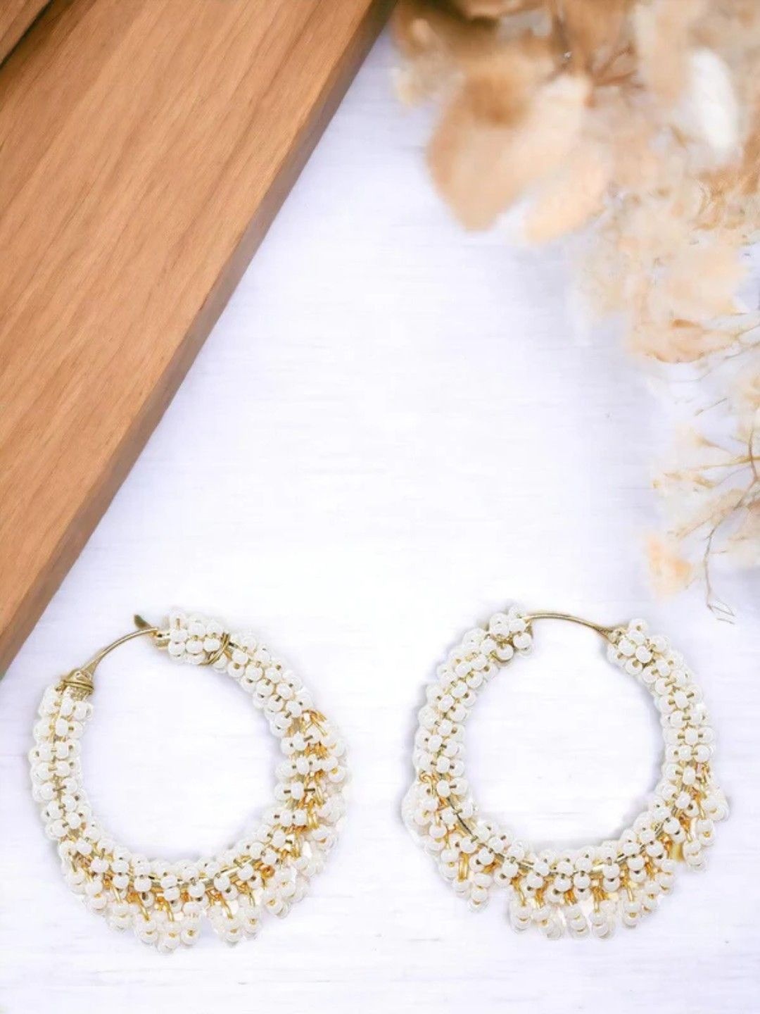 

Sangria Off White Gold-Plated Pearls Beaded Contemporary Hoop Earrings