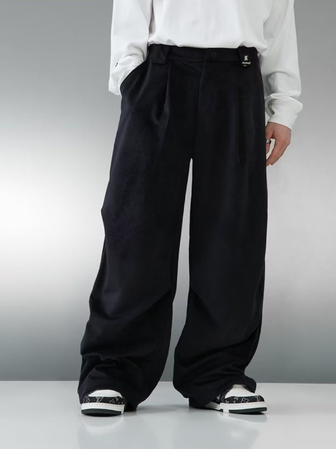 

StyleCast Men Wide Leg Relaxed Fit Cotton Pleated Trouser, Black