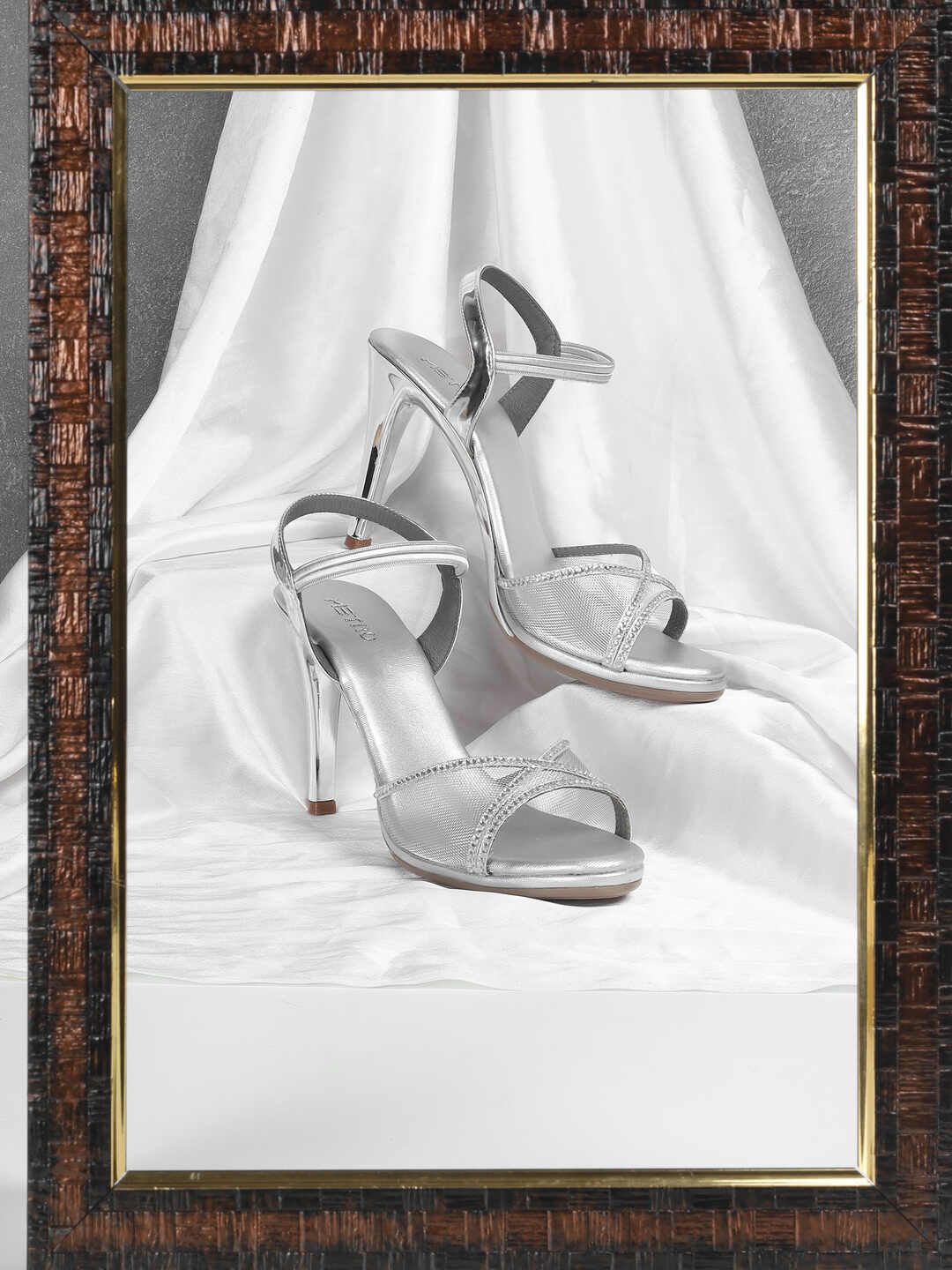 

Metro Women Embellished Sandals, Silver