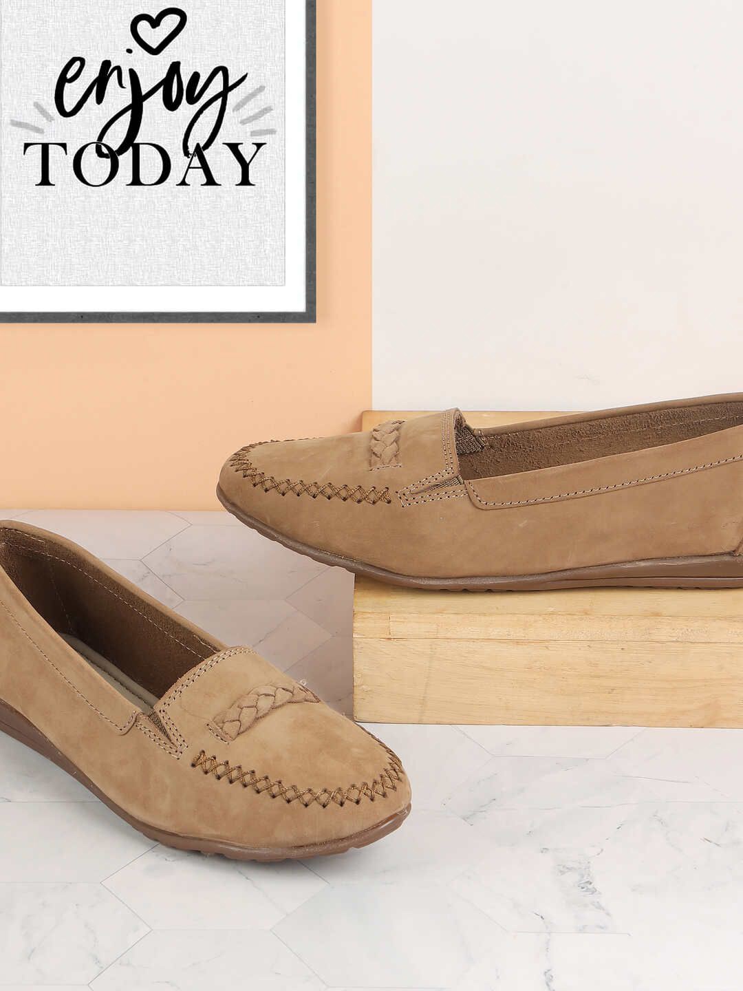 

Metro Women Printed Leather Loafers, Tan