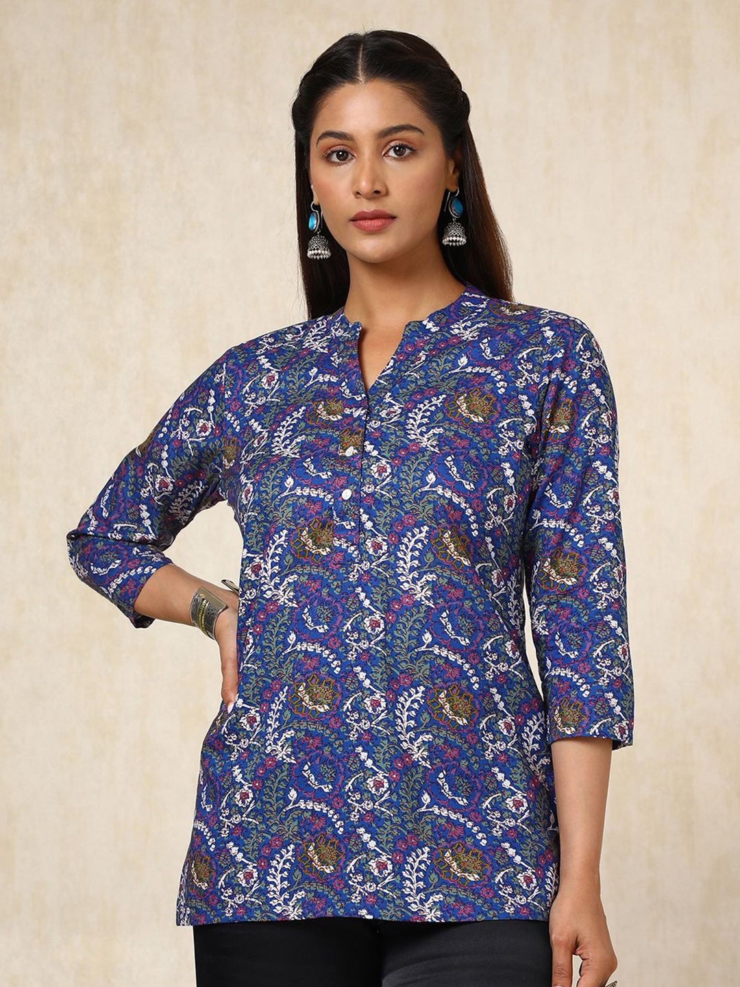 

Soch Women Mandarin Collar Printed Tunic, Blue