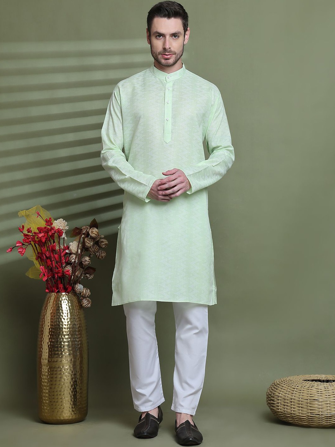 

Armaan Ethnic Men Ethnic Motifs Printed Regular Kurta with Pyjamas, Lime green