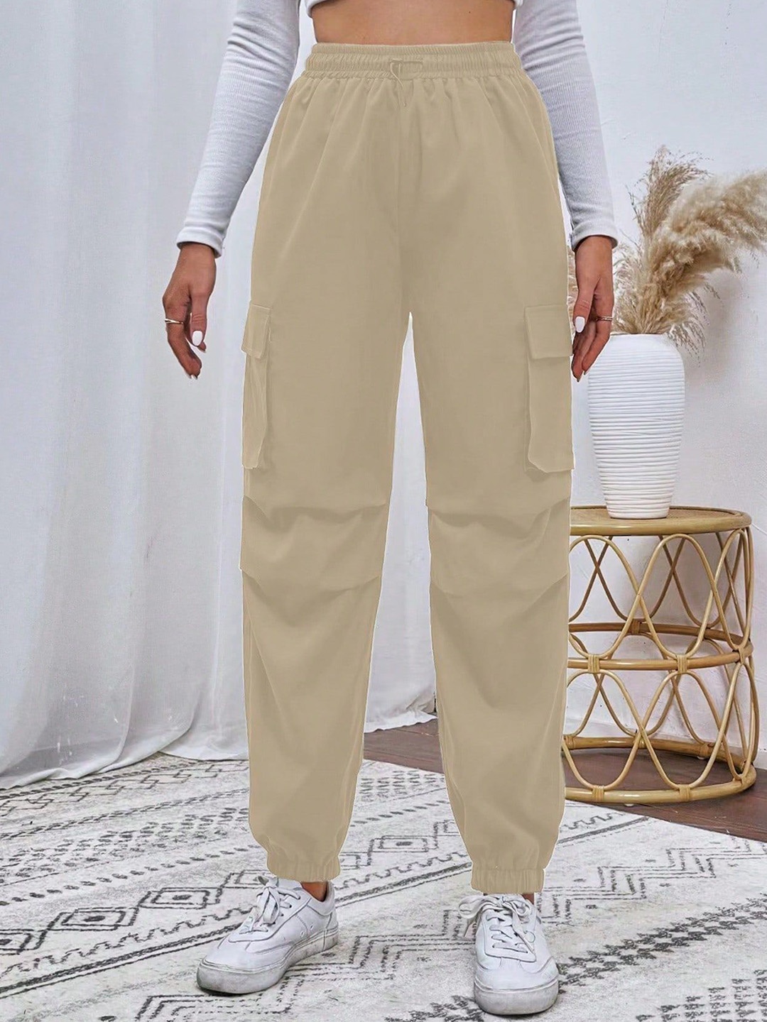 

SHINE N SHOW Women Relaxed Cargos Trousers, Cream