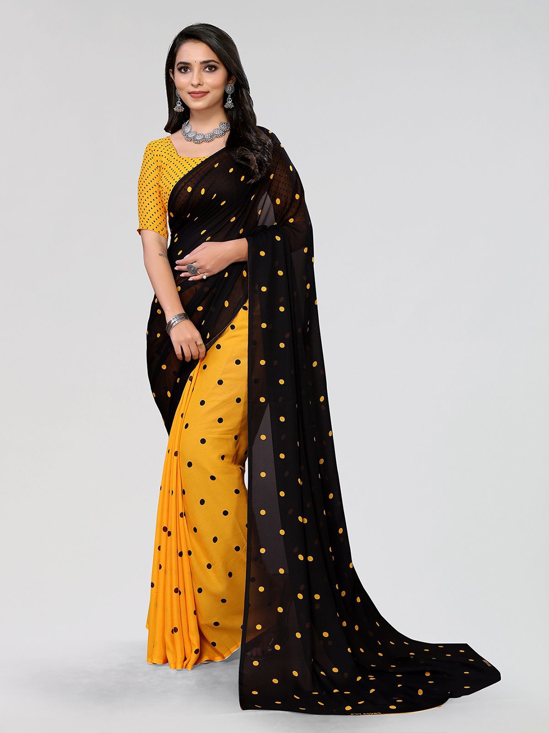 

Moda Rapido Polka Dots Printed Saree, Yellow