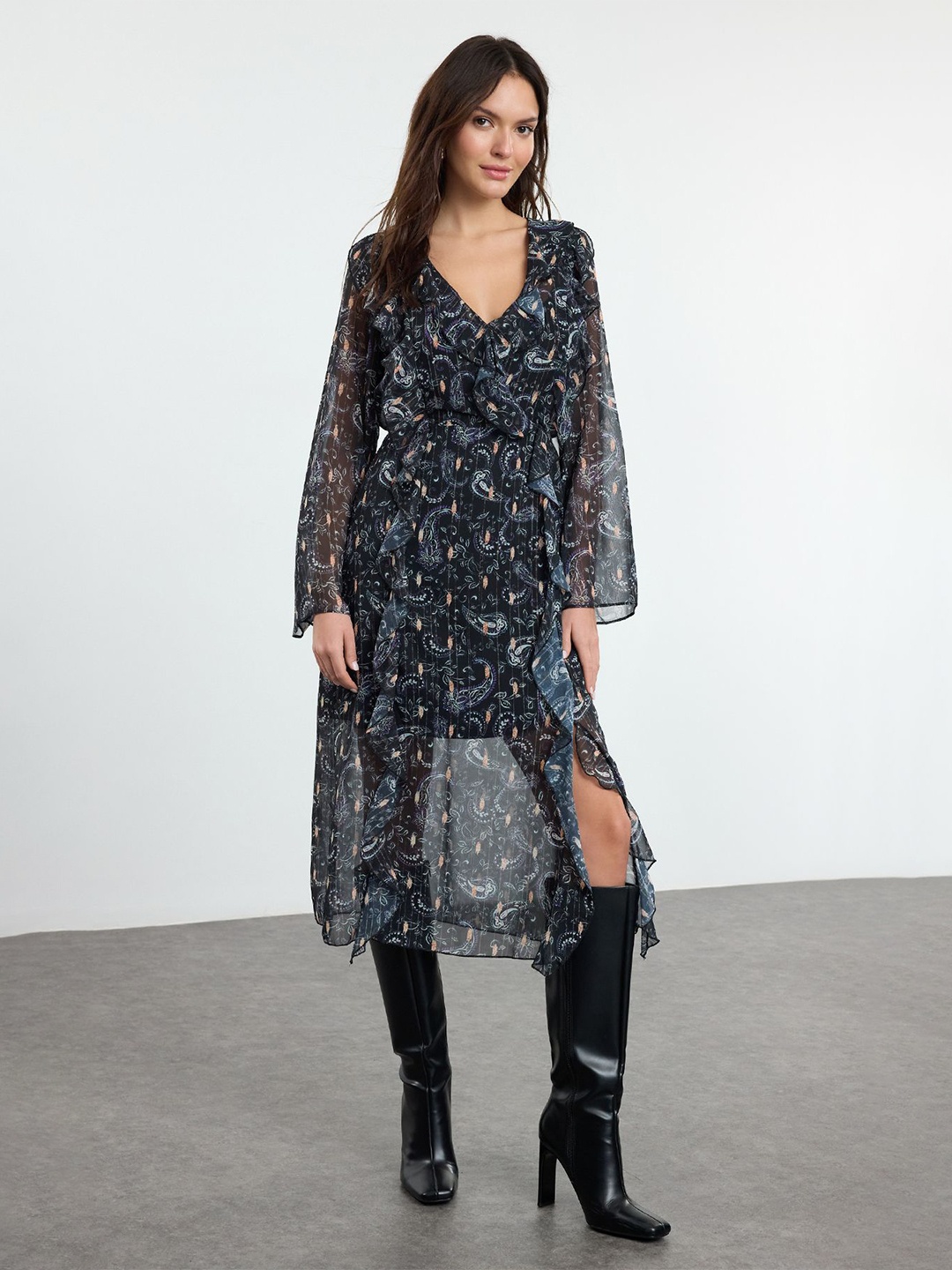 

Trendyol Women Ethnic Motifs Printed Fit & Flare Midi Dress, Black