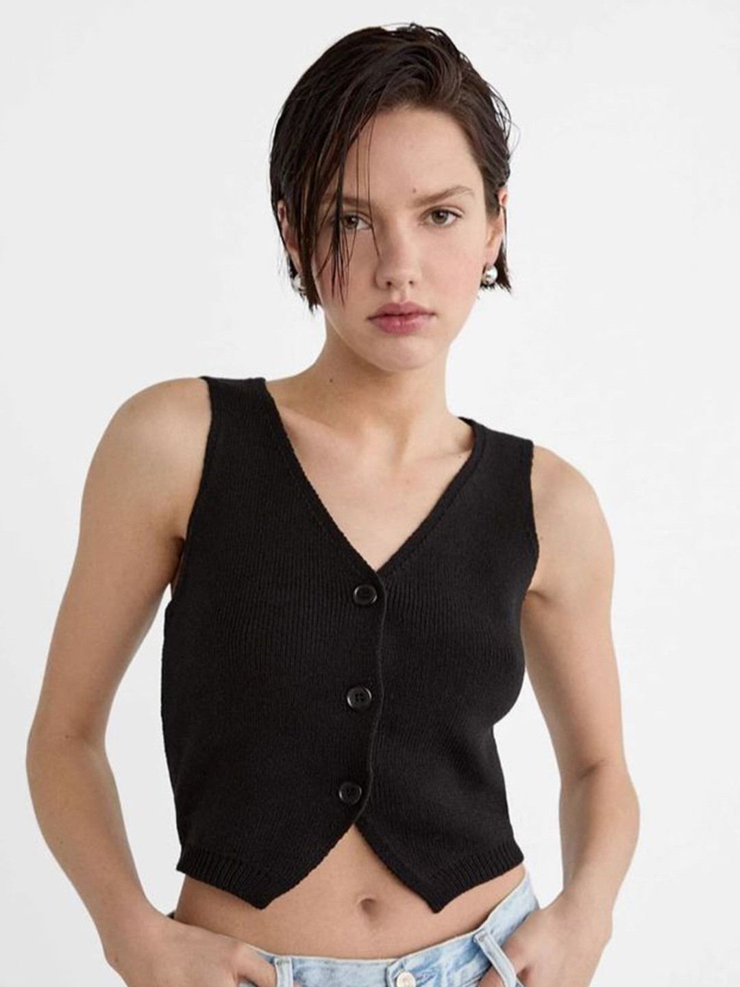 

LULU & SKY Crop Top, Black