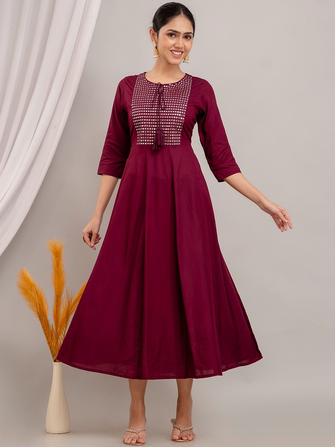 

KARAGRE Women Embroidered Mirror Work Anarkali Kurta, Burgundy