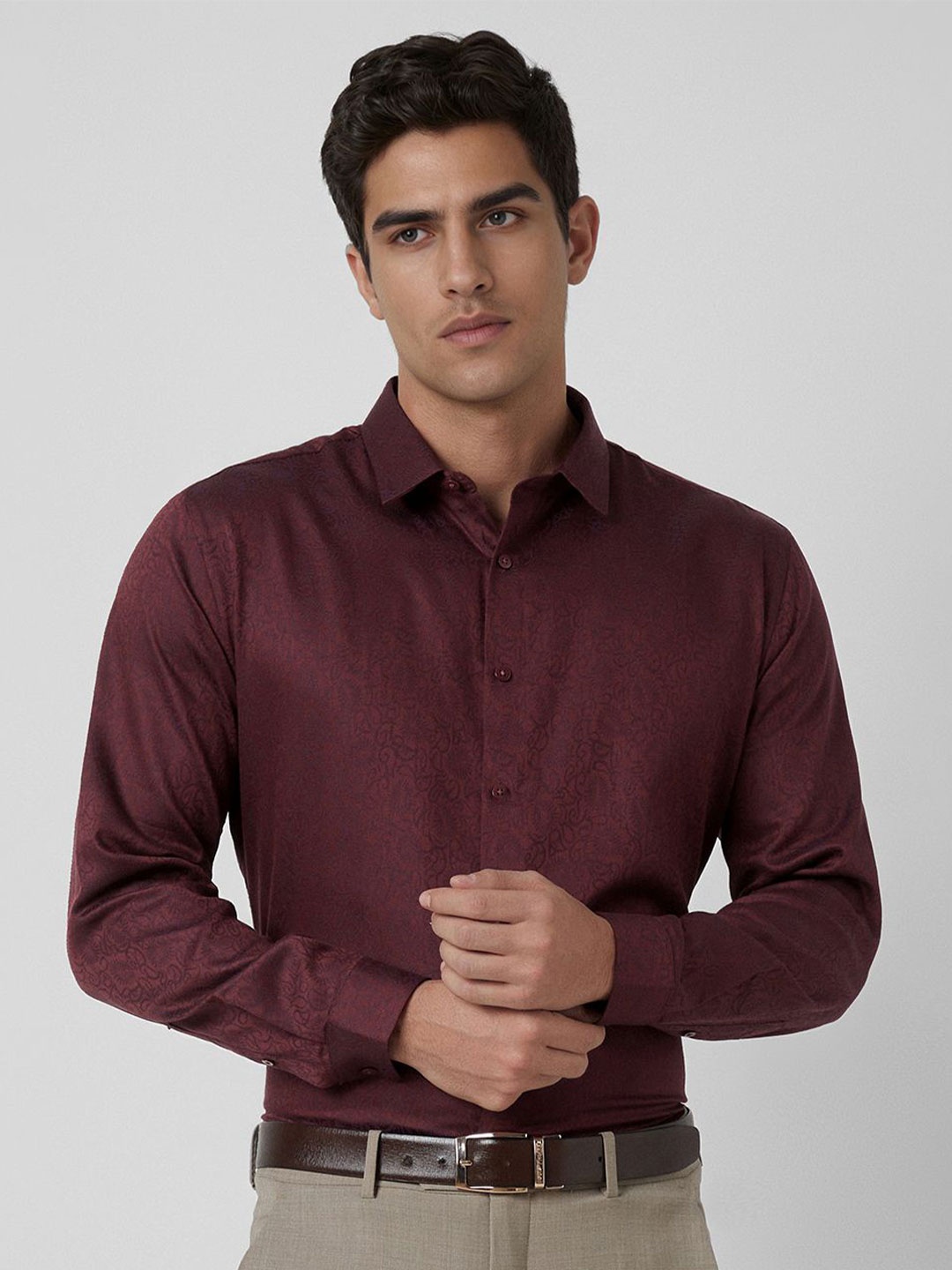 

V Dot Men Slim Fit Spread Collar Textured Cotton Casual Shirt, Burgundy