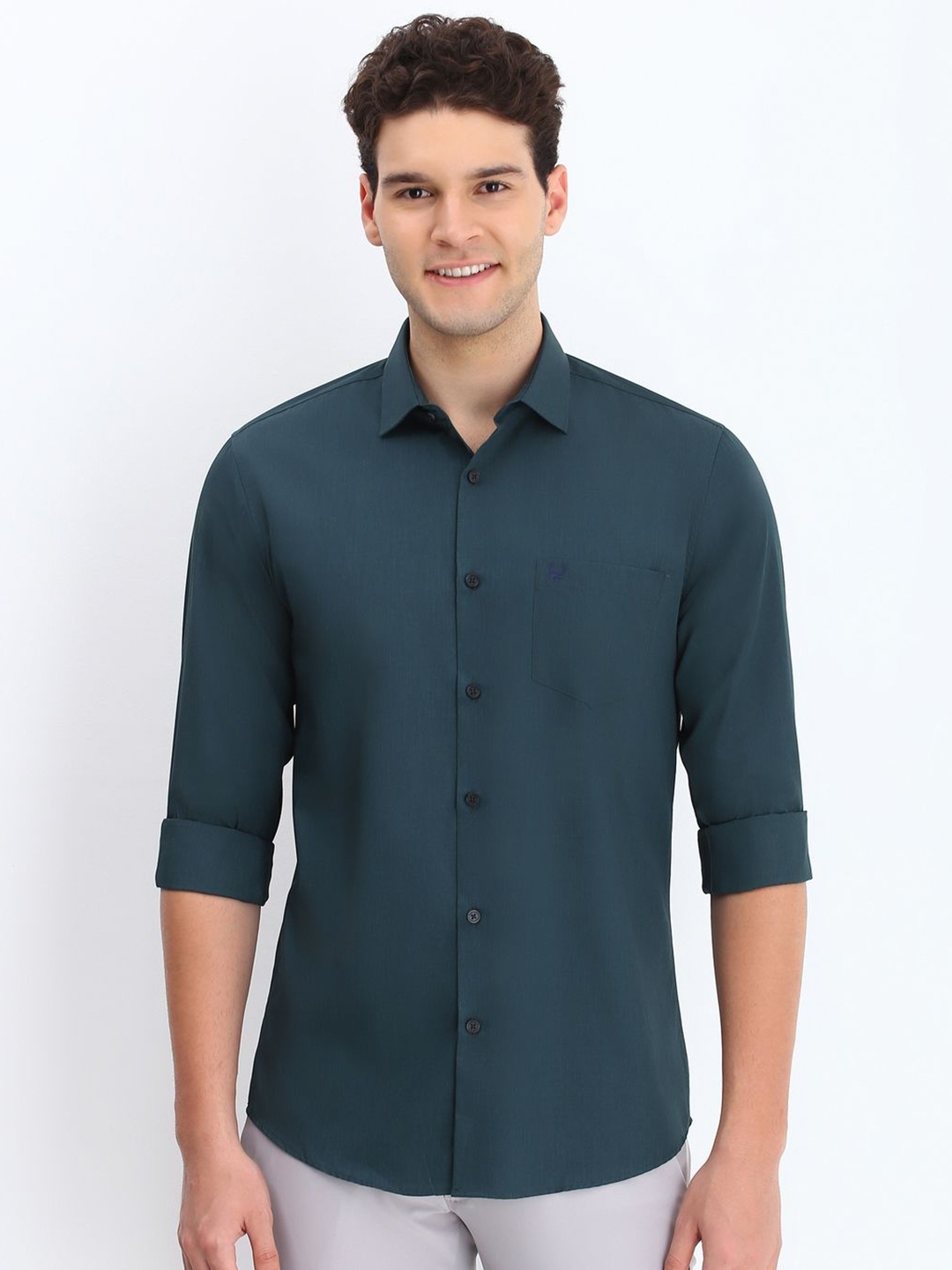

Allen Solly Men Slim Fit Spread Collar Solid Cotton Casual Shirt, Teal