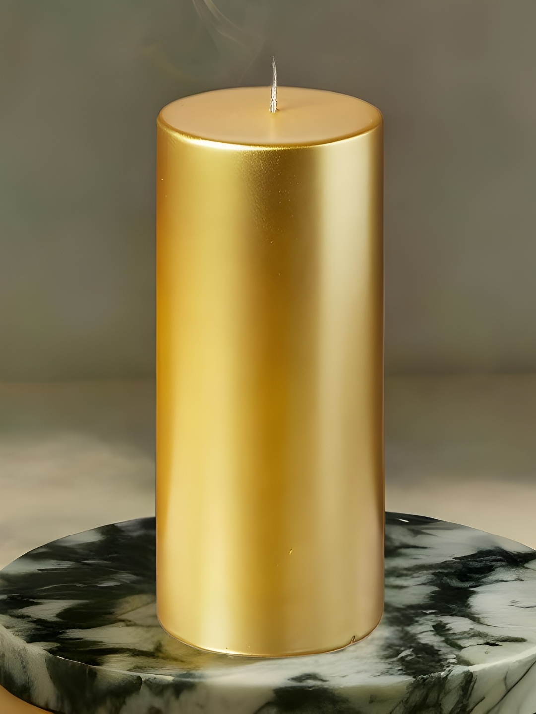 

atorakushon Gold-Toned 1 Pieces Round Metallic Golden Tall Pillar Candle