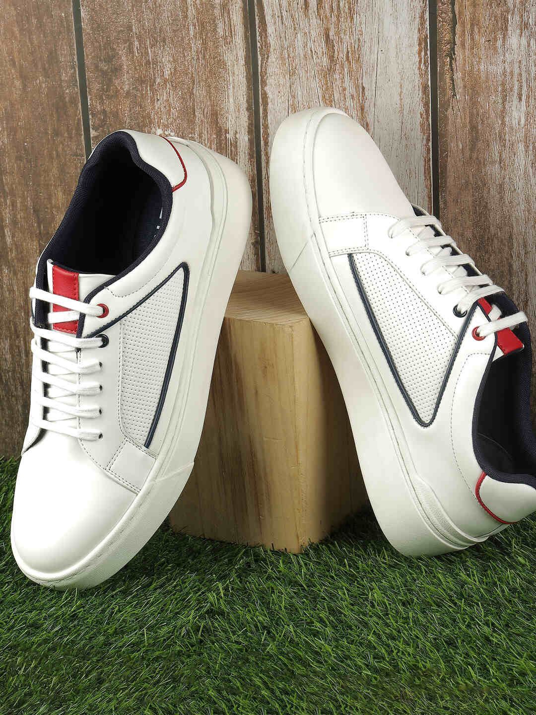 

Metro Men Colourblocked Leather Sneakers, White