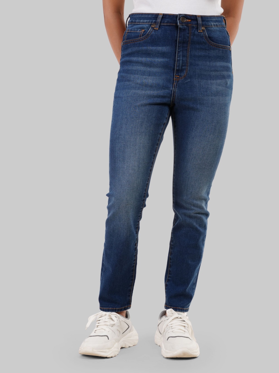 

Underrated Club Women Skinny Fit High-Rise Light Fade Jeans, Blue