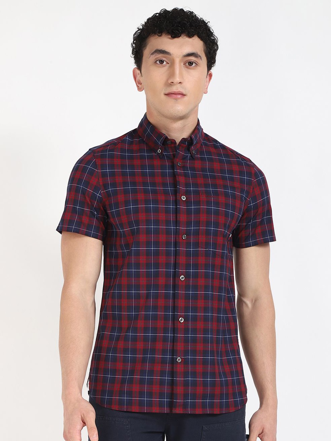 

Tommy Hilfiger Men Classic Slim Fit Tartan Checks Opaque Checked Casual Shirt, Maroon