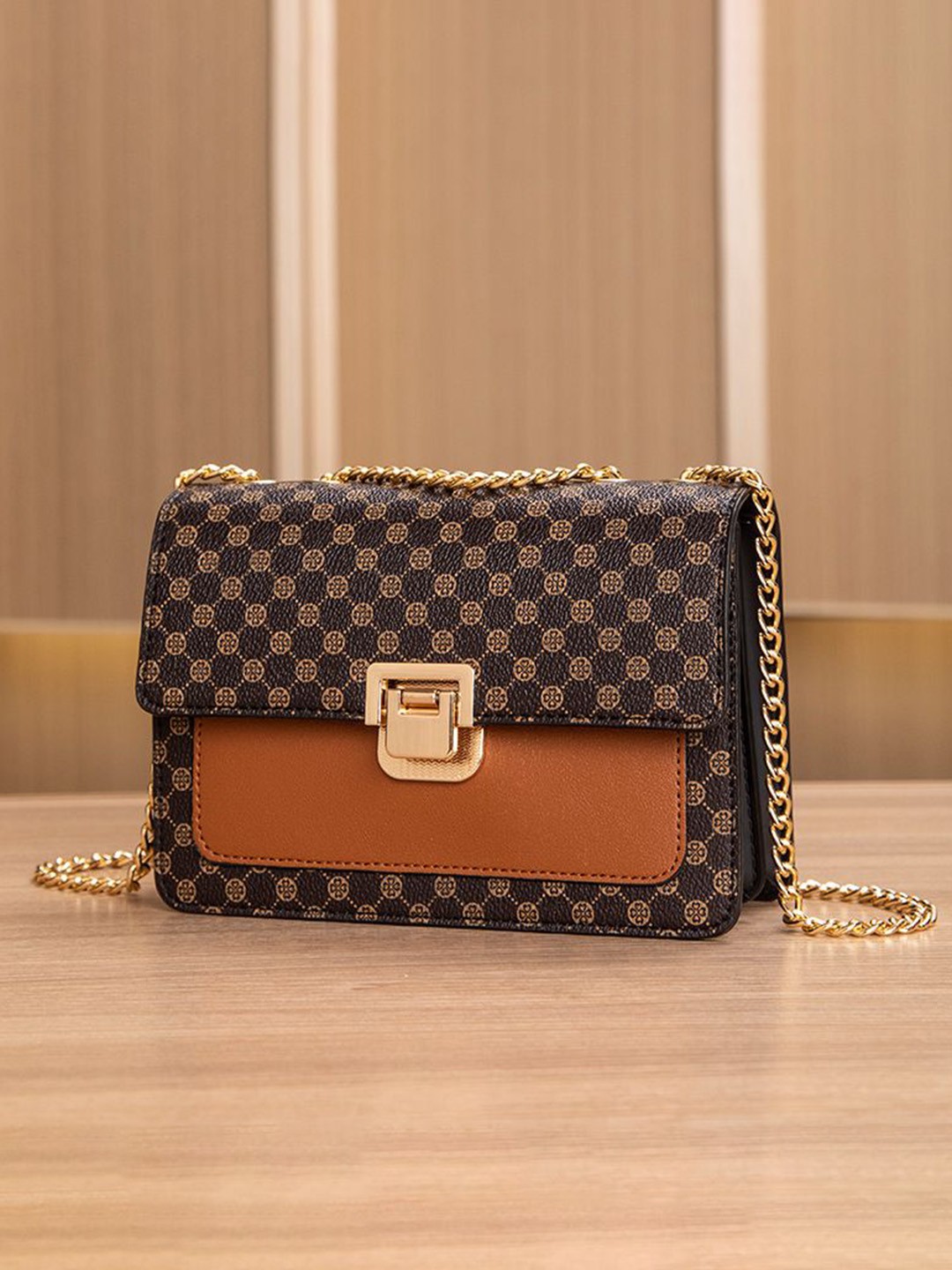 

Diva Dale Checked PU Structured Sling Bag with Quilted, Brown