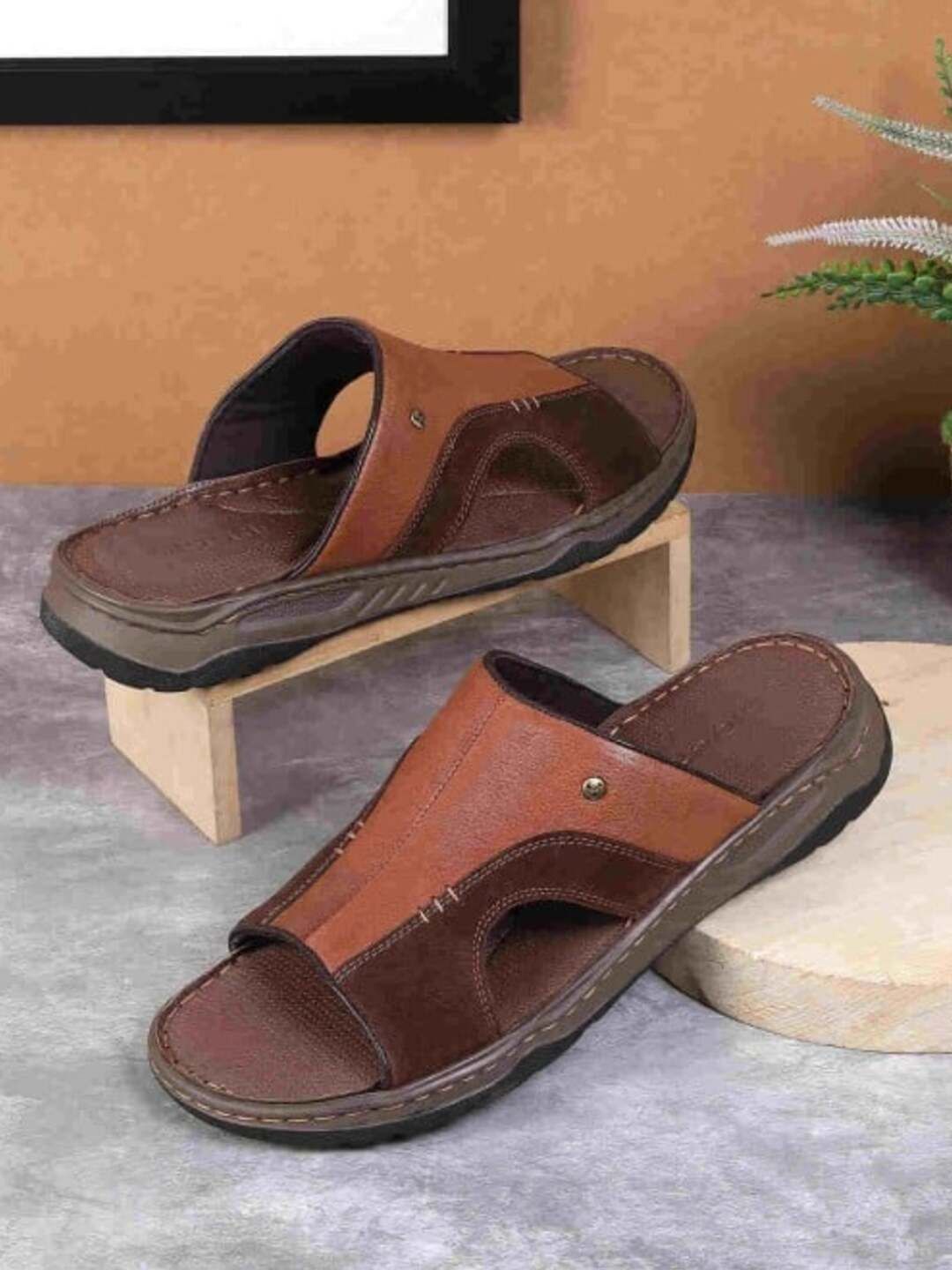 

Mochi Men Leather Comfort Sandals, Tan