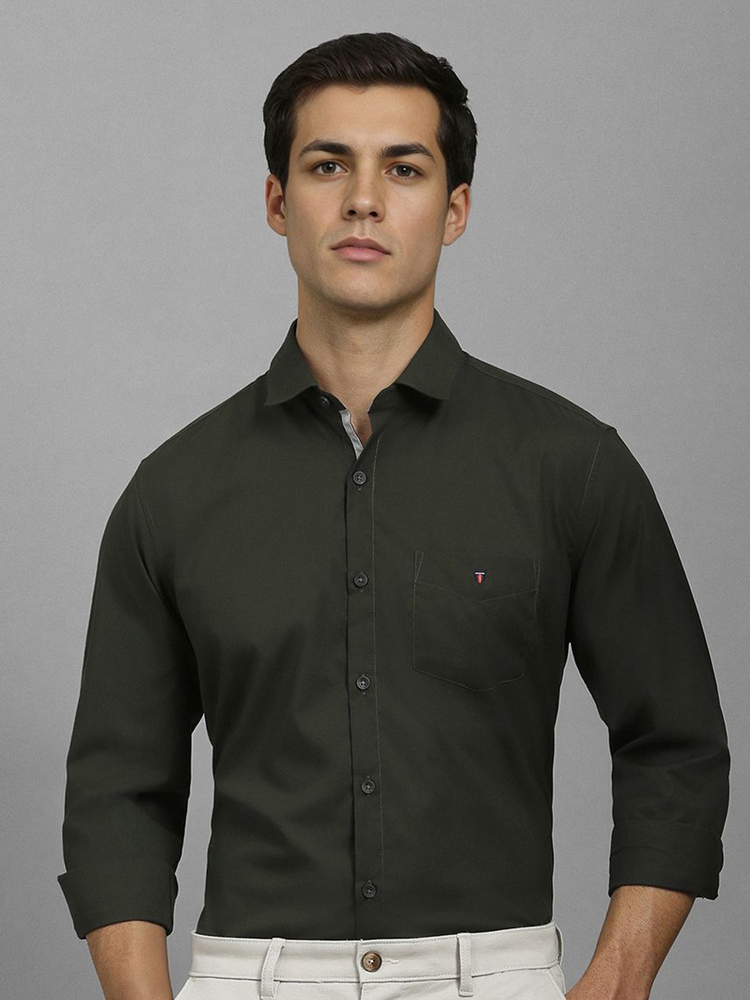 

Louis Philippe Sport Men Solid Pure Cotton Casual Shirt, Green