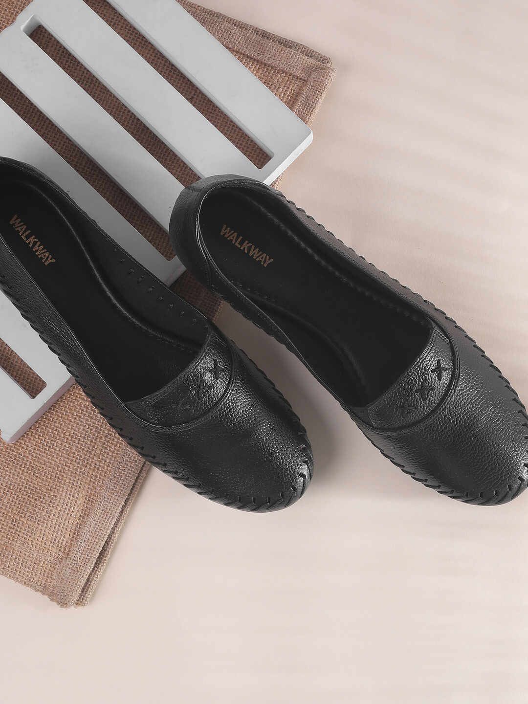 

WALKWAY by Metro Women Ballerinas Flats, Black