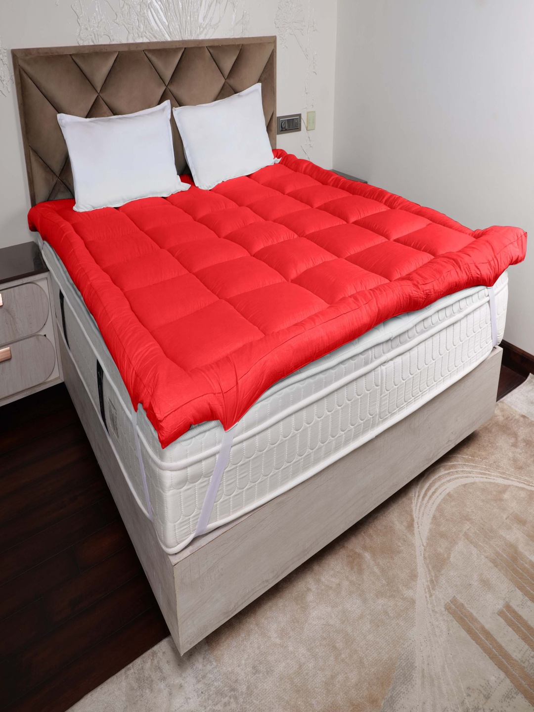

AJISH Red Quilted Cotton Breathable Queen Mattress Protector