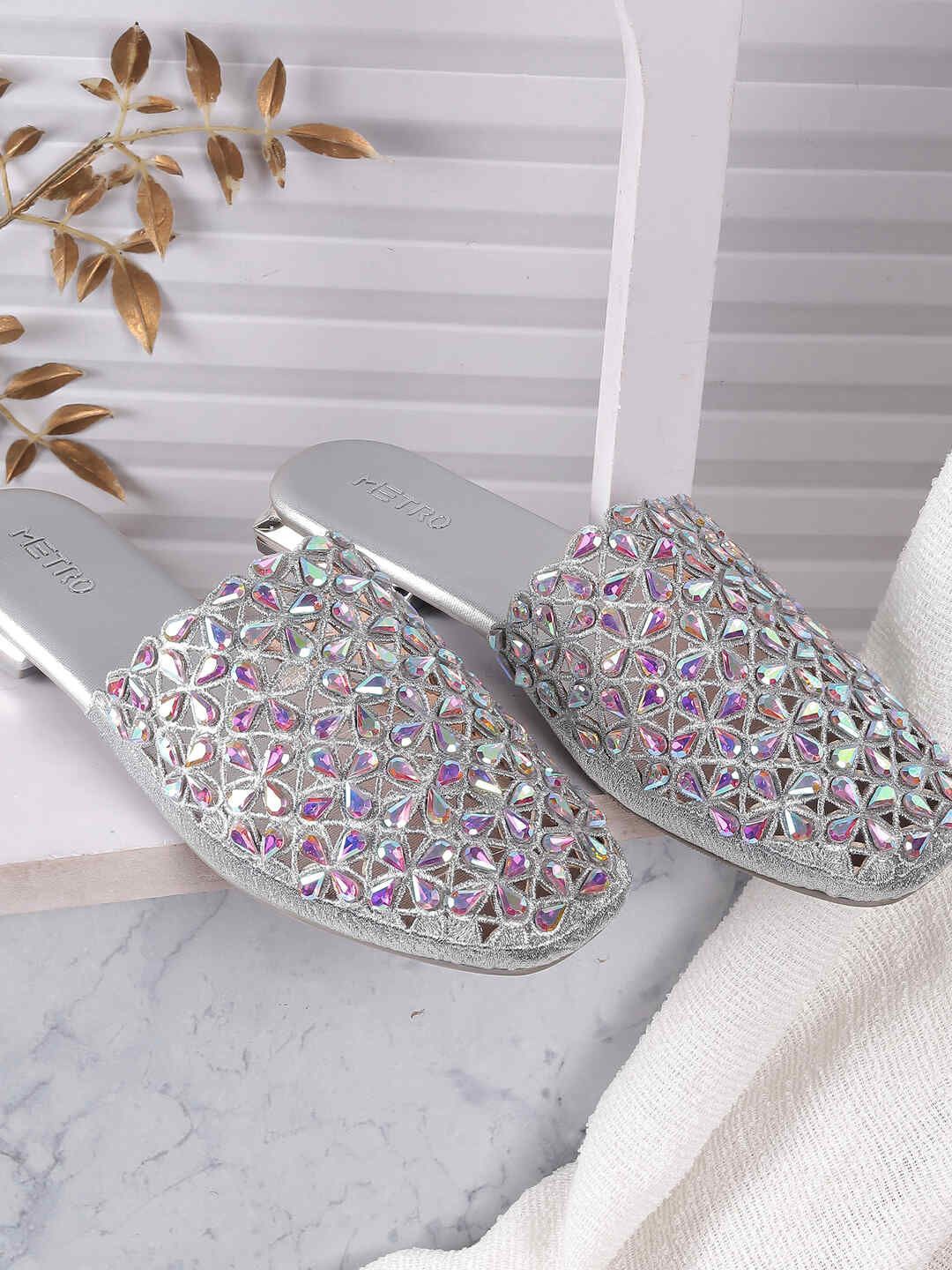 

Metro Women Embellished Mules, Silver