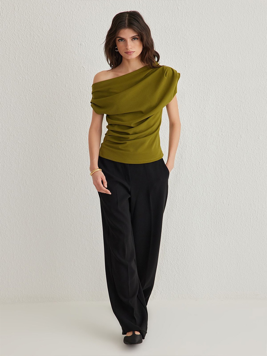 

Trendyol One Shoulder Extended Sleeves Top, Na