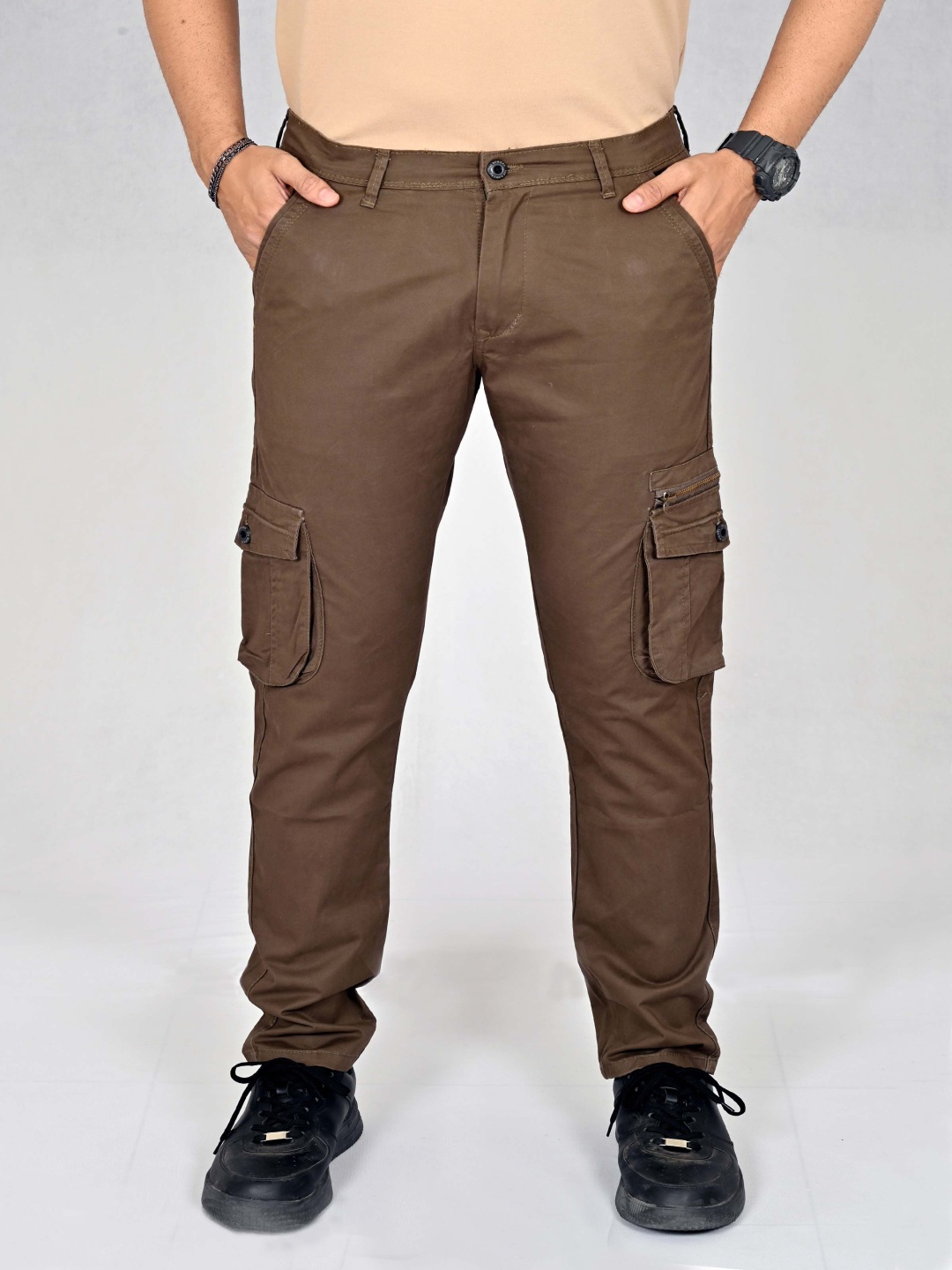 

THE NOMHERD Men Ballistic Regular Fit Cargos, Brown