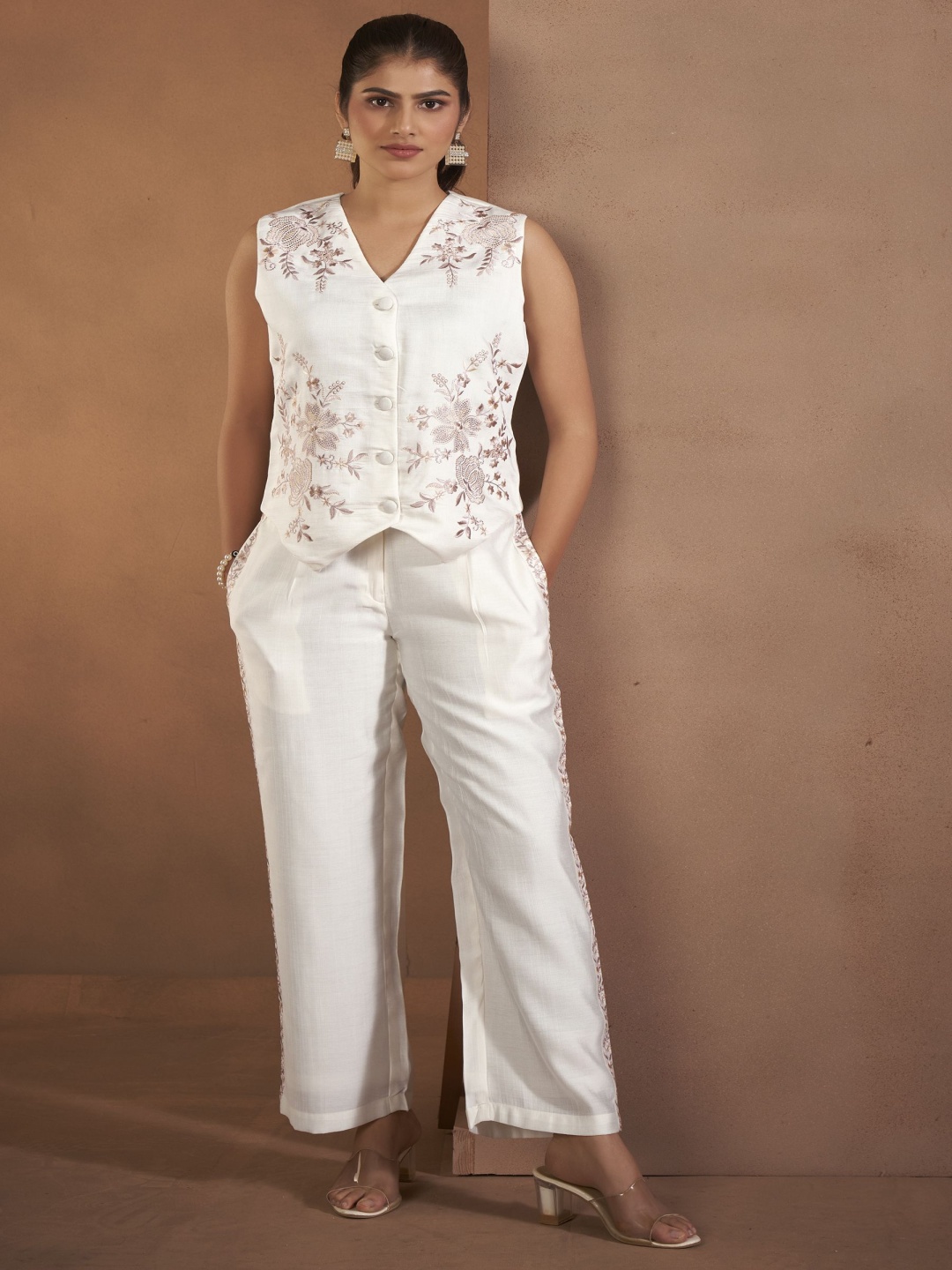 

Anouk Elegant White Floral Embroidered V-Neck Waistcoat And Trouser